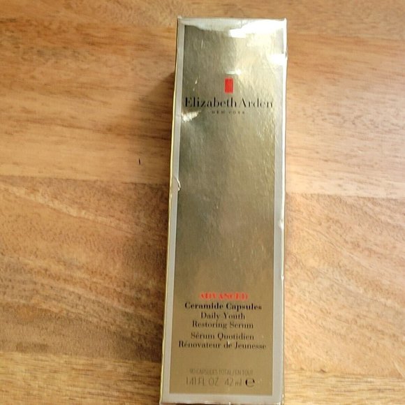Elizabeth Arden Capsules Serum 90 Count (Pack of 1) Serum Capsules - Picture 2 of 14